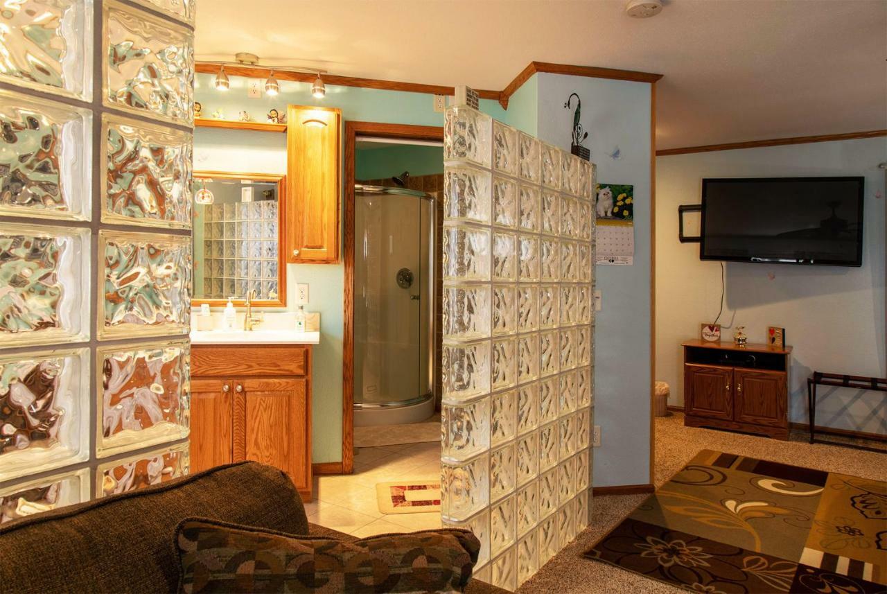 Shane Acres Country Inn Juneau Luaran gambar